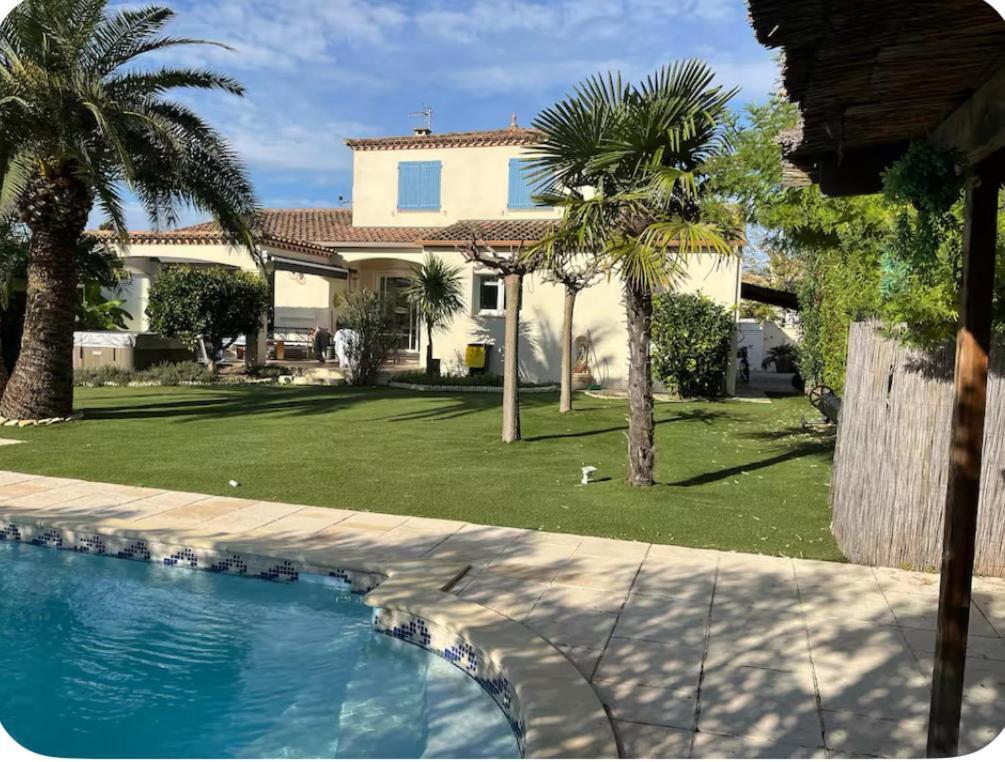 Villa Avec Piscine ガラルグ・ル・モンテュ エクステリア 写真