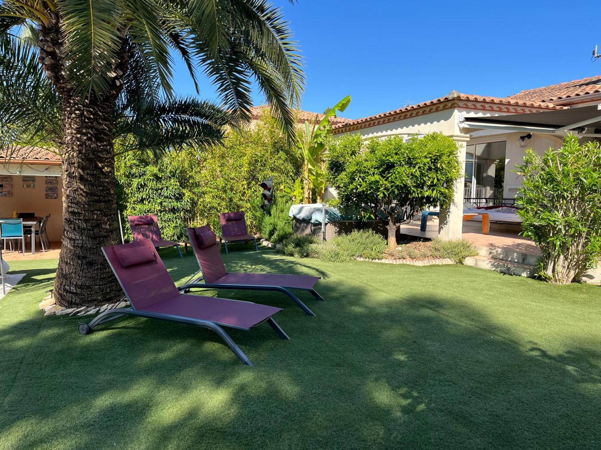 Villa Avec Piscine ガラルグ・ル・モンテュ エクステリア 写真